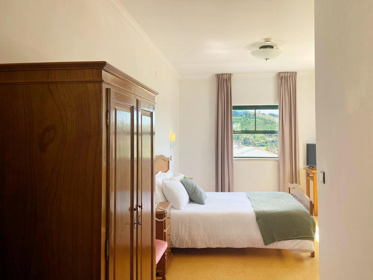 Vinhais Hotel Екстер'єр фото