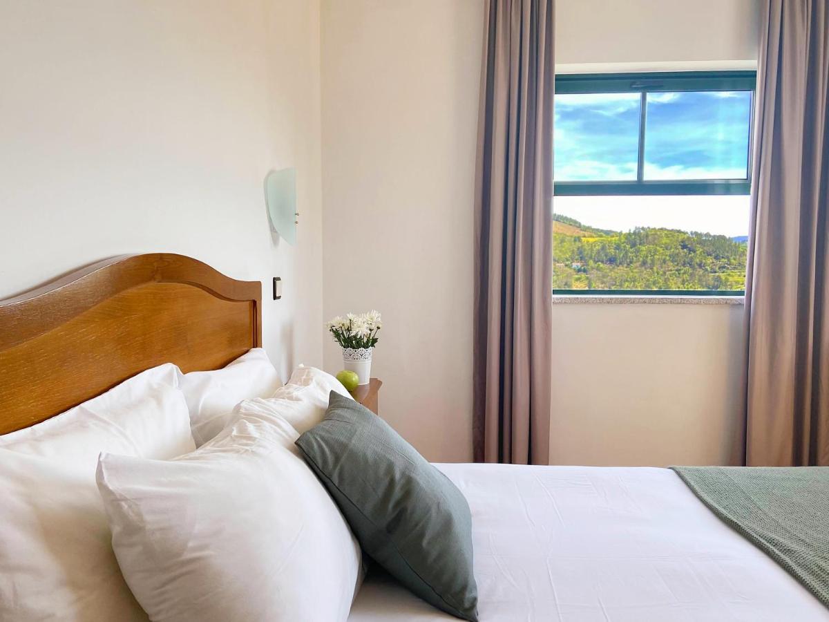 Vinhais Hotel Екстер'єр фото