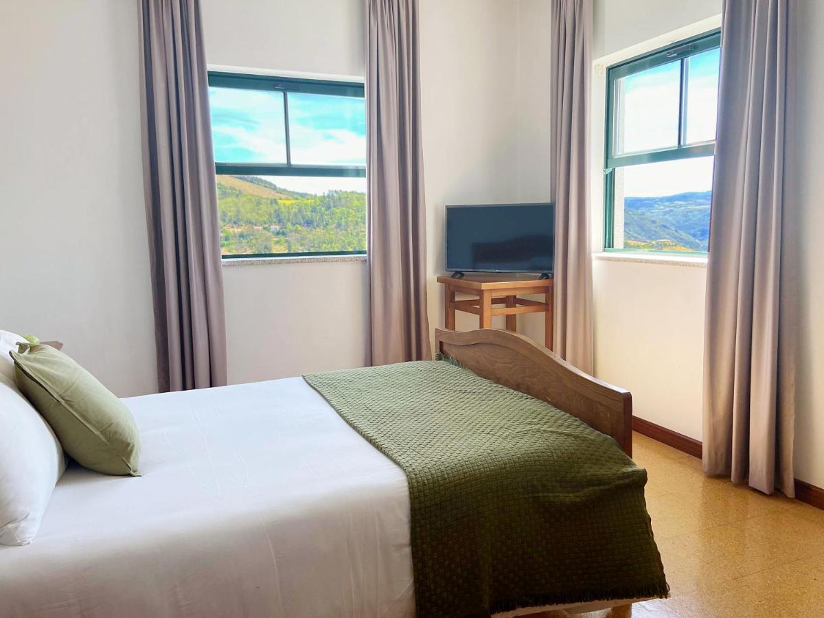 Vinhais Hotel Екстер'єр фото