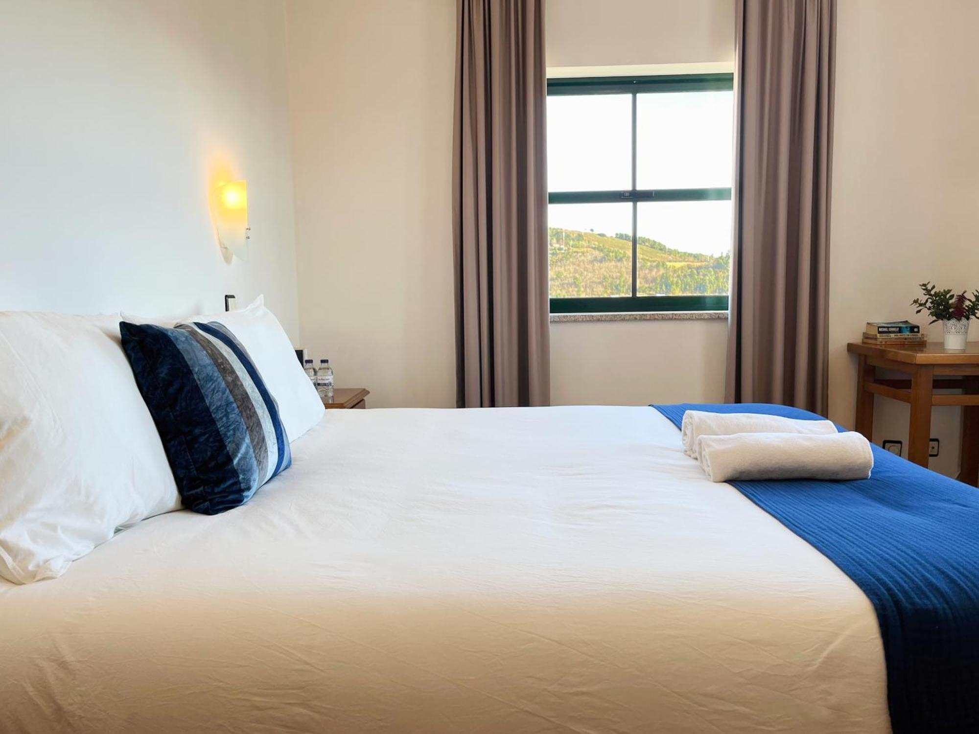 Vinhais Hotel Екстер'єр фото