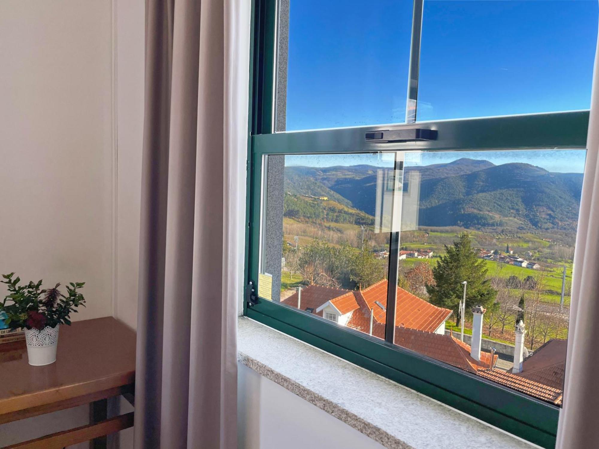 Vinhais Hotel Екстер'єр фото